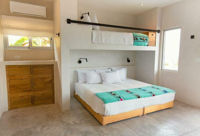 استودیوی استاندارد با چشم‌انداز دریا, Topia Retreat   Surf Suite Sur