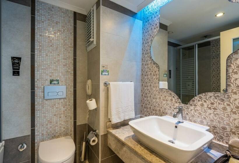 اتاق خانوادگی, Adenya Hotel & Resort