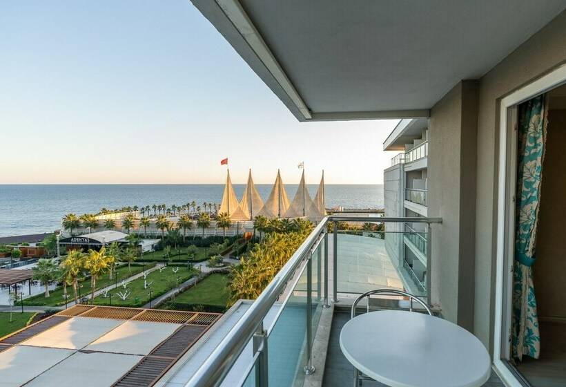 اتاق خانوادگی, Adenya Hotel & Resort