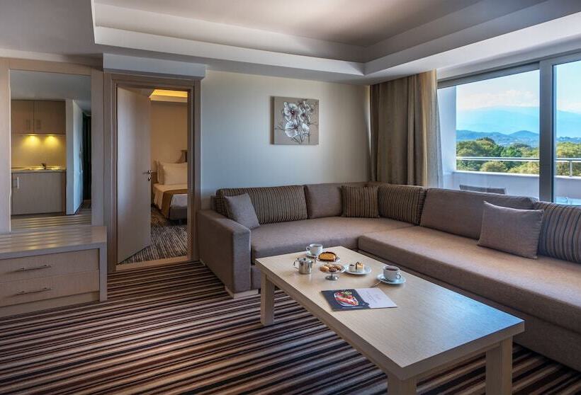家庭套房, Cronwell Platamon Resort