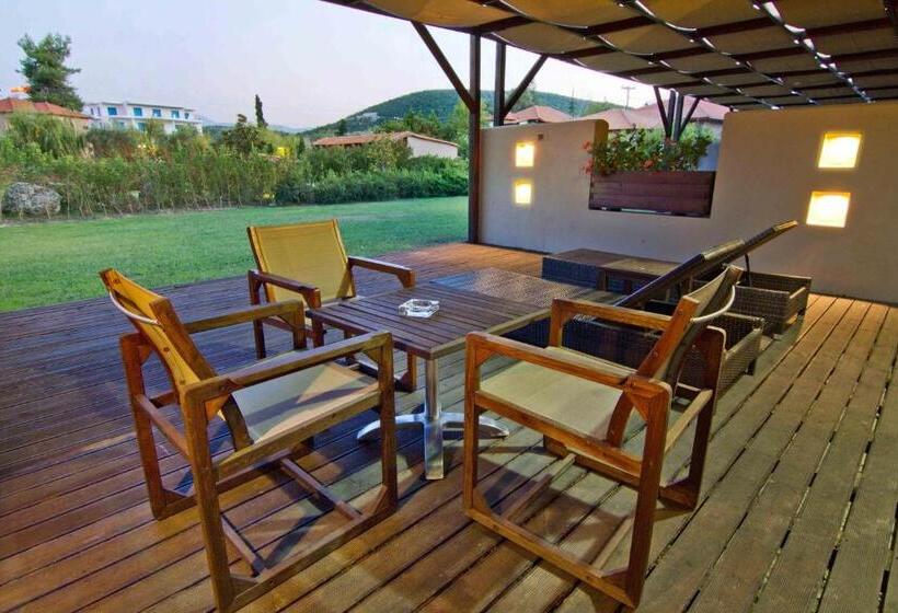 带花园景观和一个卧室的别墅, Cronwell Platamon Resort
