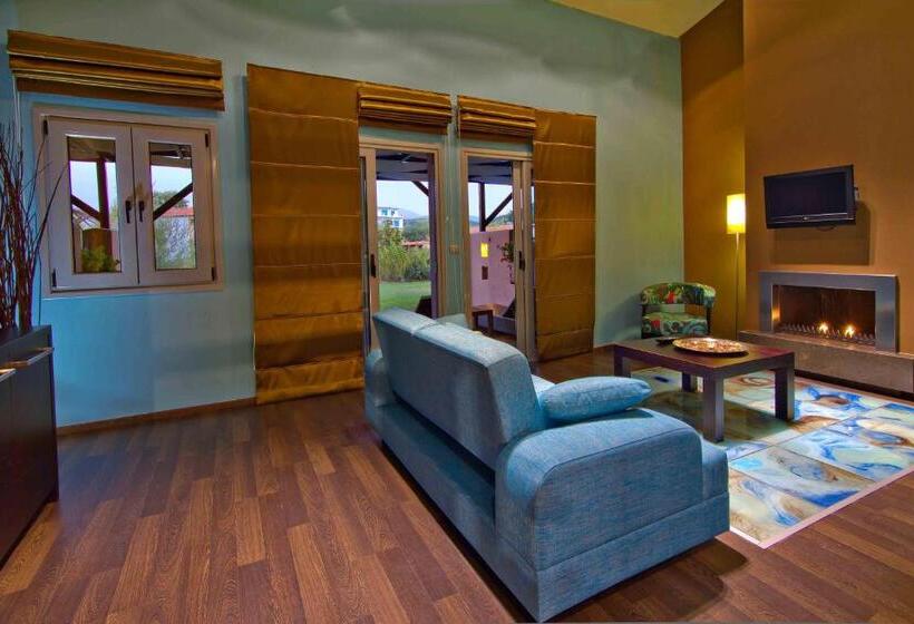 带花园景观和一个卧室的别墅, Cronwell Platamon Resort