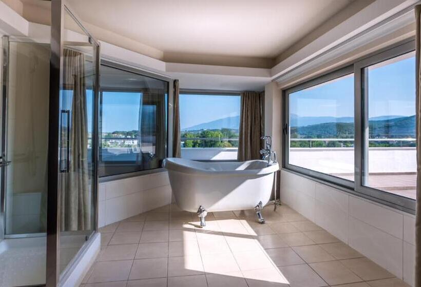 总统套房, Cronwell Platamon Resort