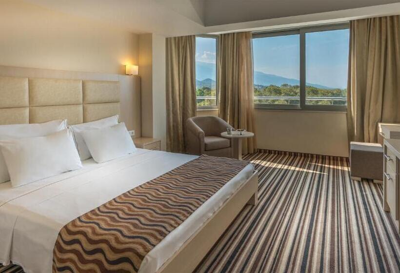 家庭套房, Cronwell Platamon Resort