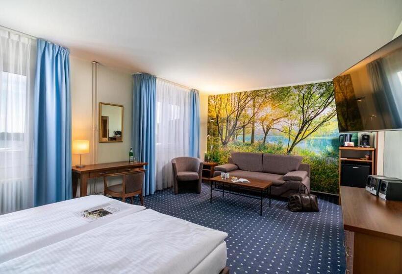 Standard studio with lake view, Ahorn Seehotel Templin