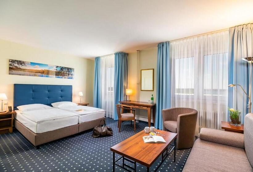 Standard studio with lake view, Ahorn Seehotel Templin