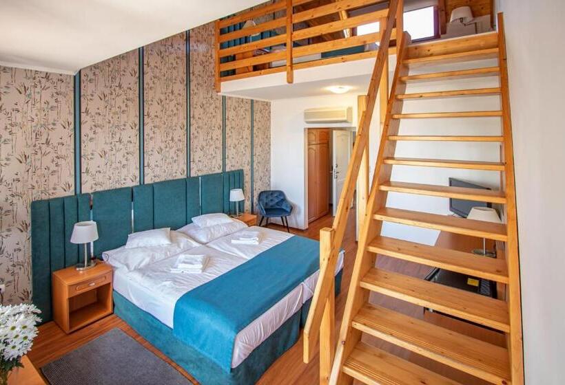 اتاق استاندارد چهار تخته, Balatonfői Yacht Club