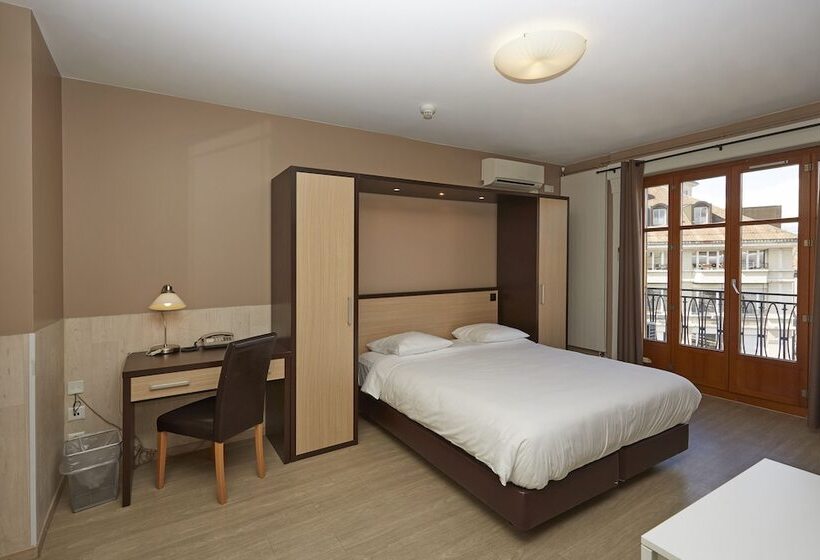 Standard Triple Room, Central