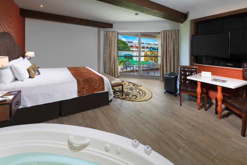 اتاق لوکس با تخت بزرگ, Hard Rock Hotel Riviera Maya   All Inclusive