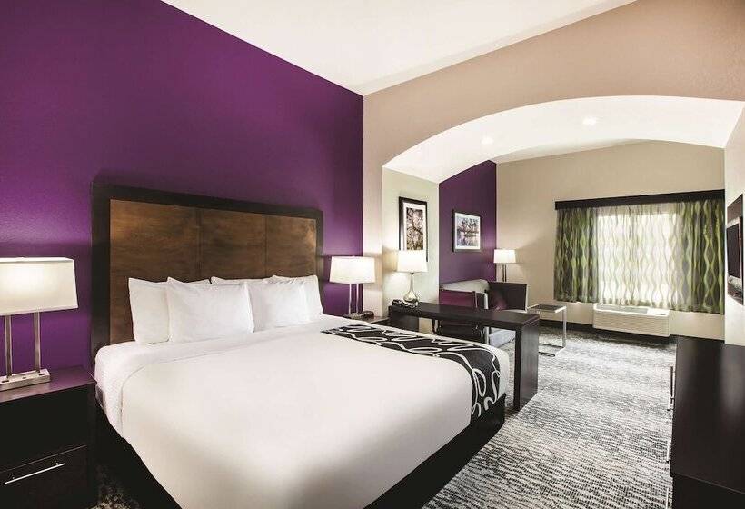 Deluxe Room Adapted for people with reduced mobility, La Quinta Inn & Suites By Wyndham Baton Rouge Denham Springs