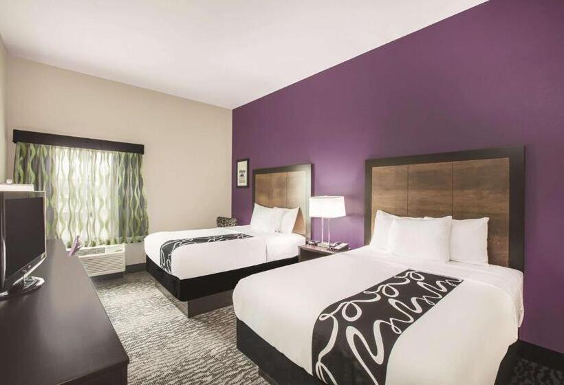 Standard Room, La Quinta Inn & Suites By Wyndham Baton Rouge Denham Springs