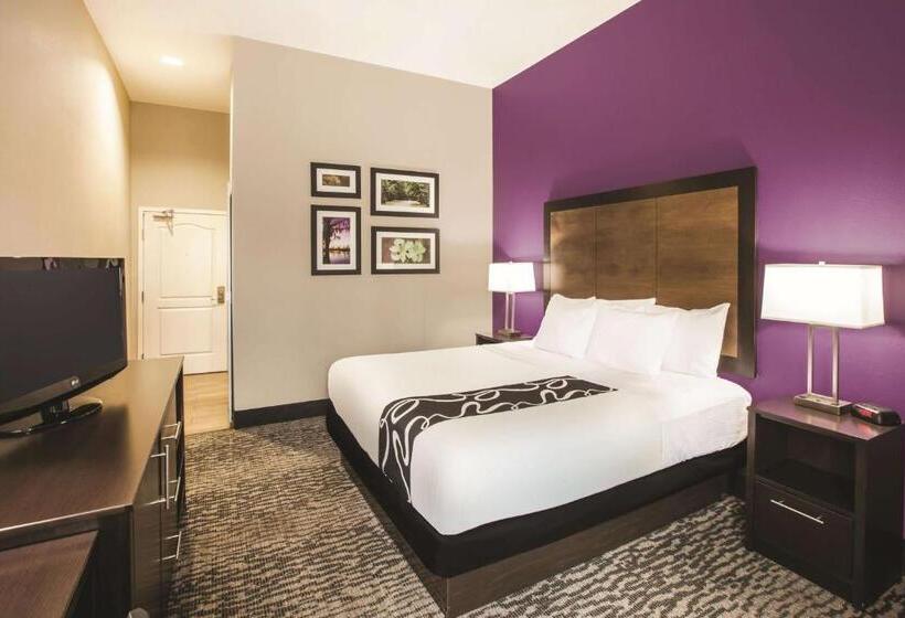 اتاق استاندارد با تخت بزرگ, La Quinta By Wyndham Baton Rouge Denham Springs