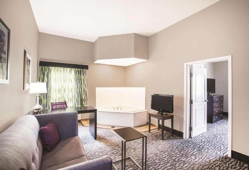 Deluxe Suite King Bed, La Quinta By Wyndham Baton Rouge Denham Springs