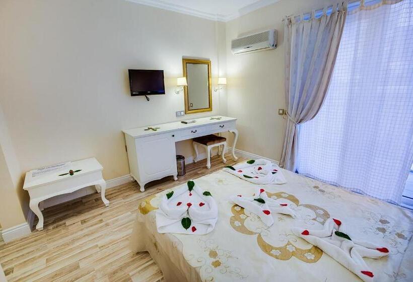 اتاق لوکس, The Pinehill Hotel & Suites