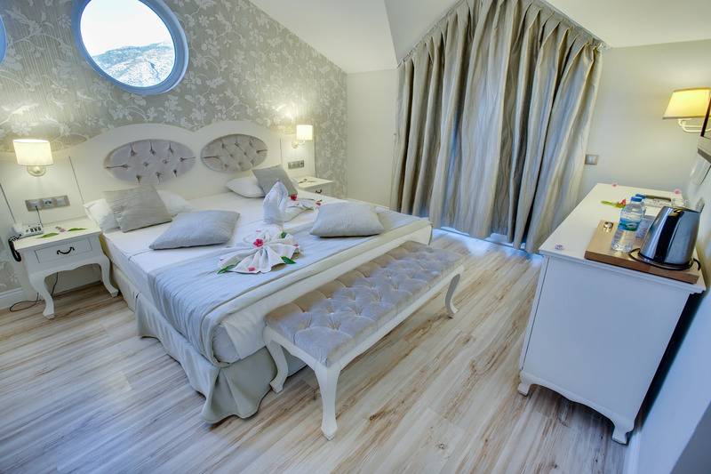 اتاق لوکس, The Pinehill Hotel & Suites