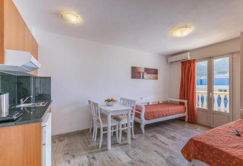آپارتمان 1 خوابه, Irini Apartments