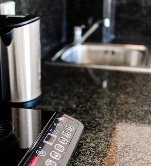 استودیو استاندارد با چشم‌انداز استخر, Irini Apartments
