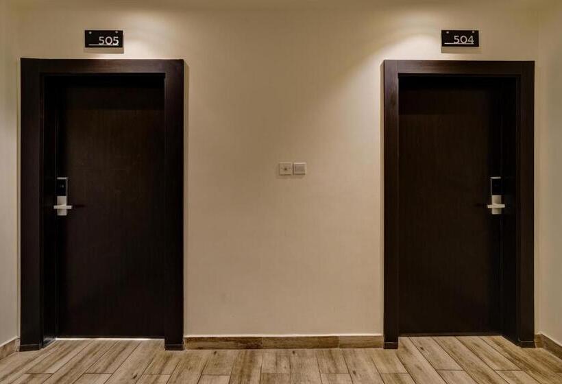 اتاق خانوادگی با چشم‌انداز دریا, Luciana Hotel By Bratus