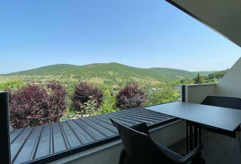اتاق لوکس با بالکن, Magra Austria Hotel & Restaurant Prishtine
