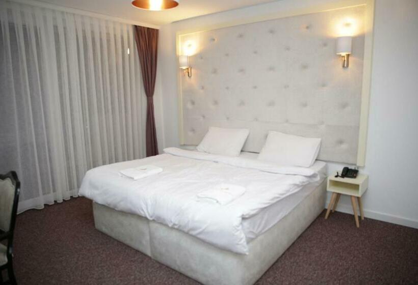 اتاق لوکس با بالکن, Magra Austria Hotel & Restaurant Prishtine
