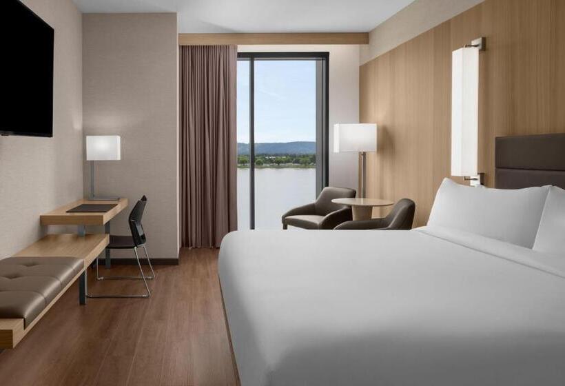اتاق استاندارد با تخت بزرگ, Ac Hotel By Marriott Vancouver Waterfront