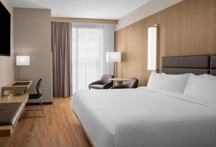 اتاق استاندارد با تخت بزرگ, Ac Hotel By Marriott Vancouver Waterfront