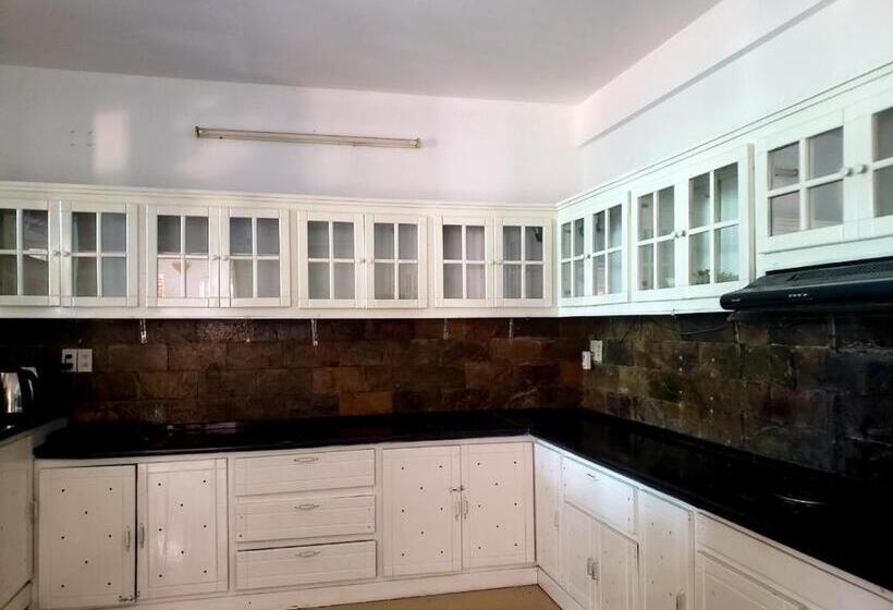 ویلای 1 خوابه با چشم‌انداز باغ, Golden Star Villa Hue