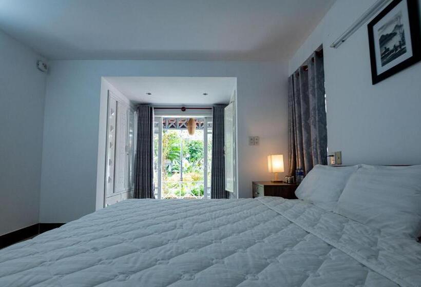 ویلای 1 خوابه با چشم‌انداز باغ, Golden Star Villa Hue