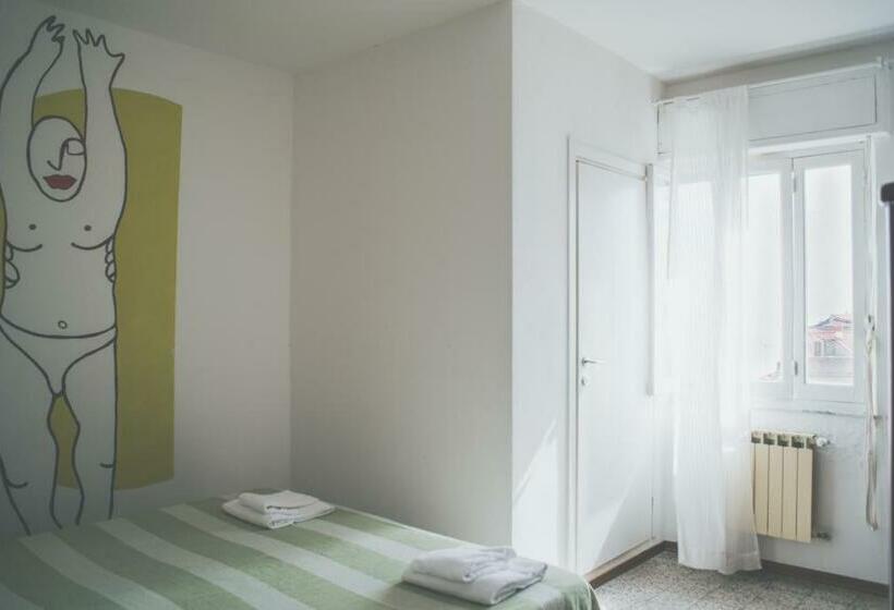 اتاق استاندارد با چشم‌انداز دریا, Albergo Delle Ondine