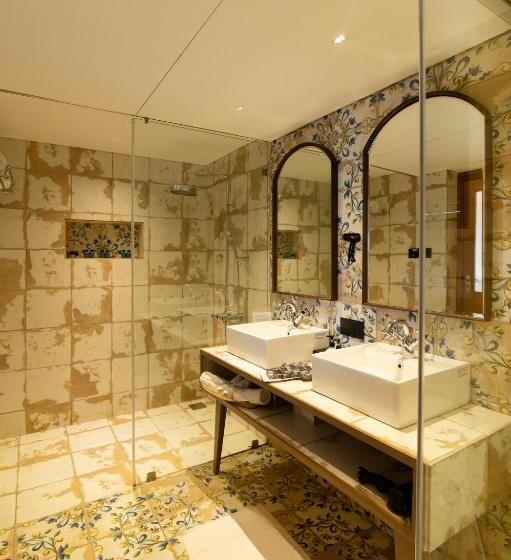 小室, Canary Islands Resort & Spa