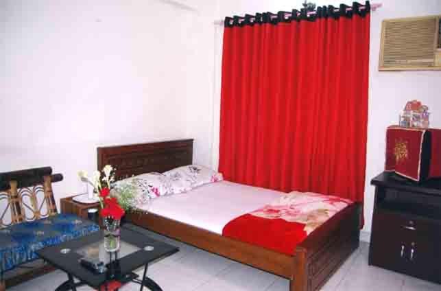 اتاق خانوادگی, Marry House