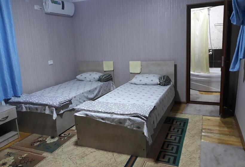 اتاق لوکس, Nastarin