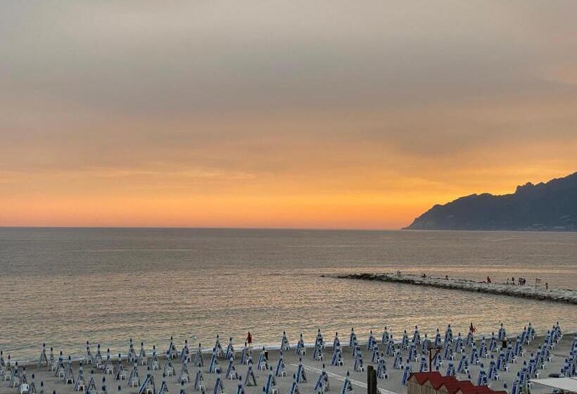 اتاق لوکس, Cas’ A Mare   Beachfront Luxury Suites