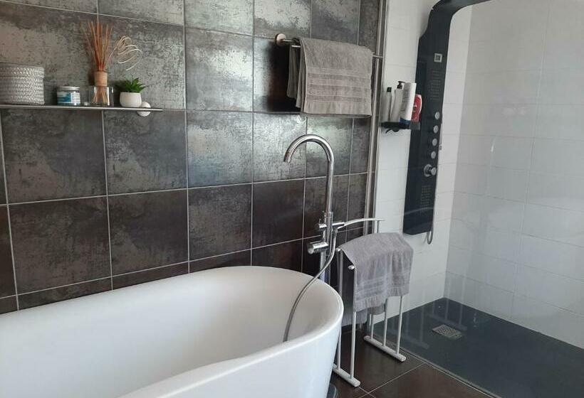 اتاق استاندارد, Chambre Double Dans Maison Chaleureuse Et Familiale