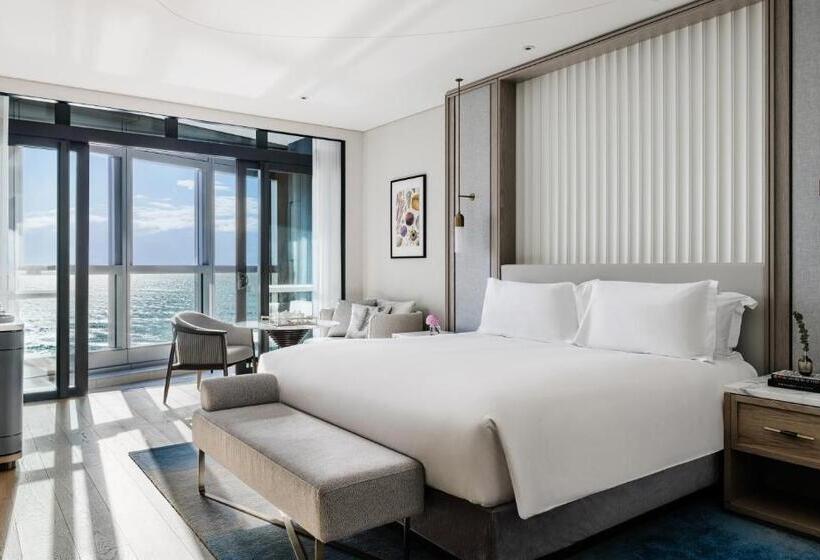 اتاق دلوکس مخصوص معلولین, The Langham, Gold Coast And Jewel Residences