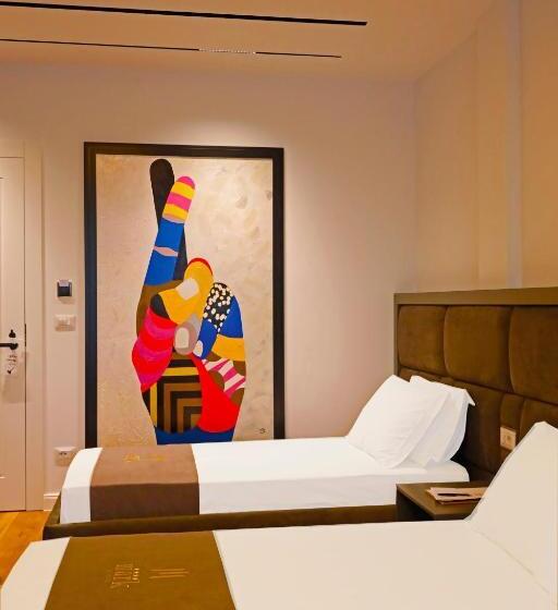 اتاق لوکس سه تخته, Mark Hotel Tirana