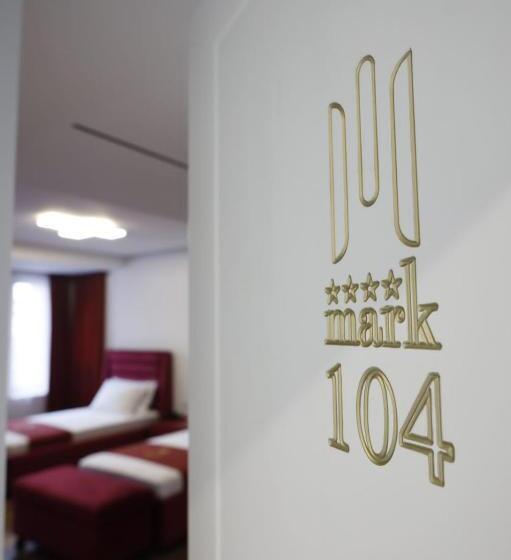 اتاق لوکس خانوادگی, Mark Hotel Tirana