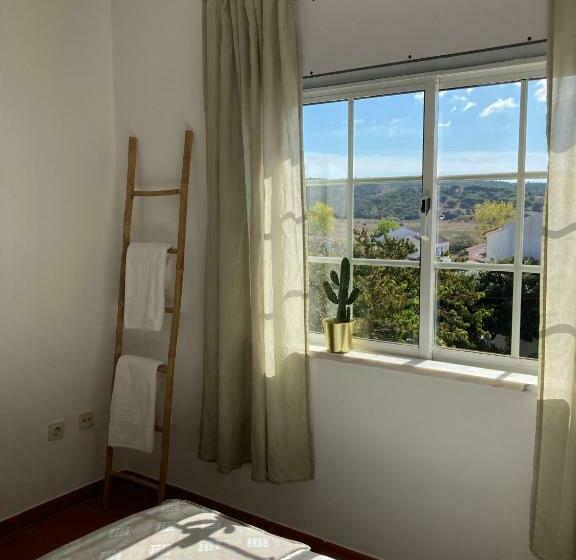 اتاق استاندارد با سرویس بهداشتی مشترک, Guesthouse Releash Aljezur