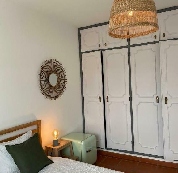اتاق استاندارد با سرویس بهداشتی مشترک, Guesthouse Releash Aljezur