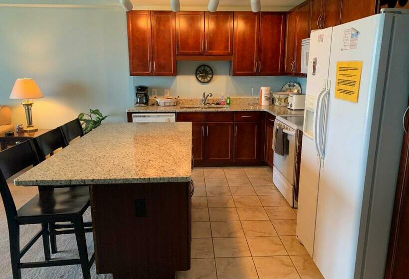 اتاق خانوادگی, 1717 Laketown Wharf 1 King Bedroom, 2 Bath
