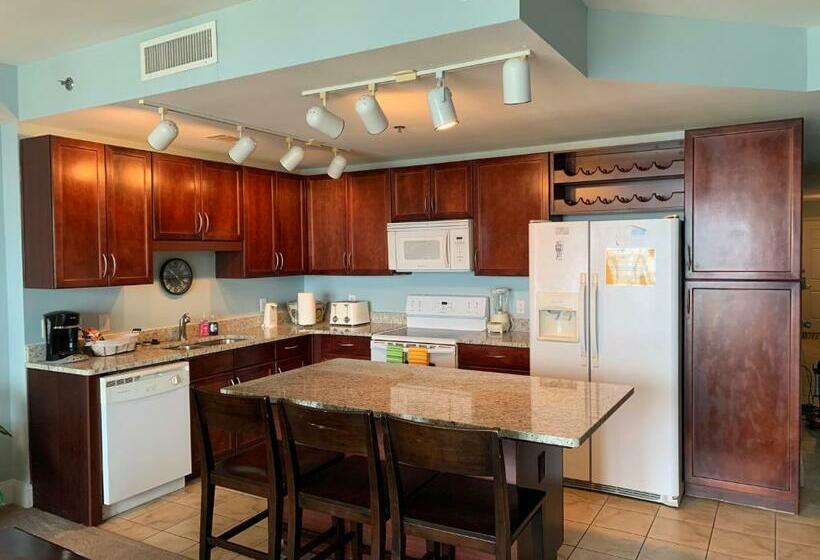 اتاق خانوادگی, 1717 Laketown Wharf 1 King Bedroom, 2 Bath