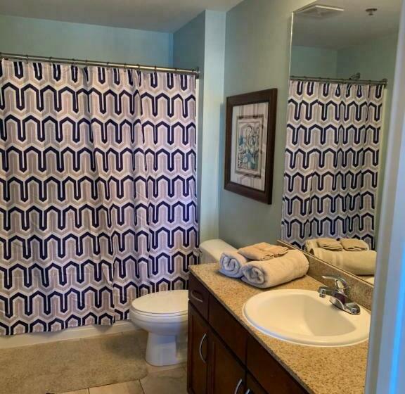 اتاق خانوادگی, 1717 Laketown Wharf 1 King Bedroom, 2 Bath