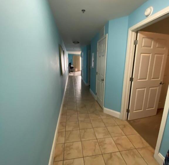 اتاق خانوادگی, 1717 Laketown Wharf 1 King Bedroom, 2 Bath