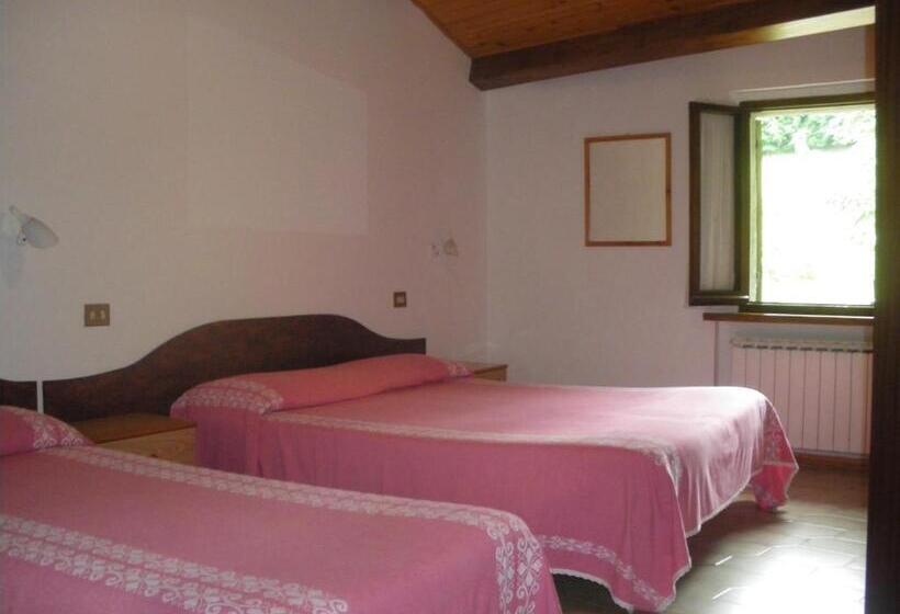 اتاق استاندارد سه نفره, Agriturismo Orsaiola