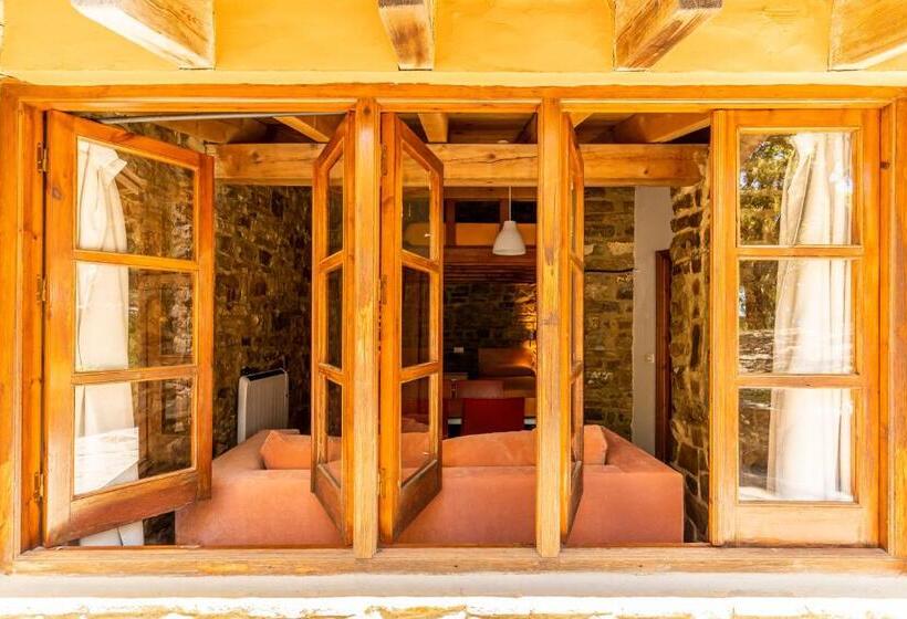 بانگلوی استاندارد, Albergue Inturjoven Cortes De La Frontera