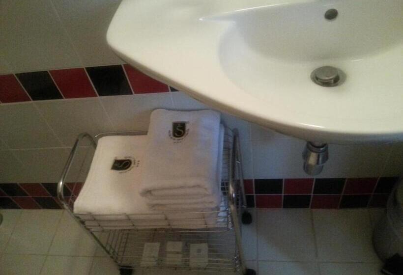 اتاق لوکس با چشم‌انداز باغ, Antik Hotel Sofia
