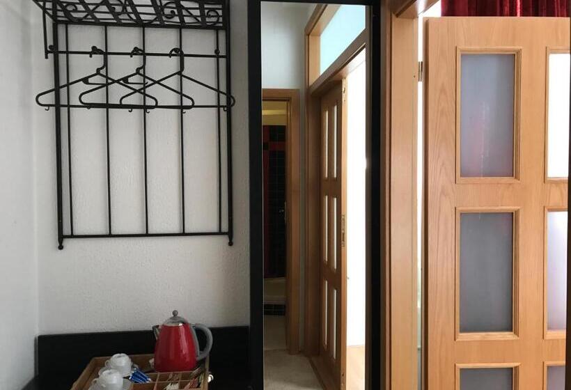 اتاق لوکس با چشم‌انداز باغ, Antik Hotel Sofia
