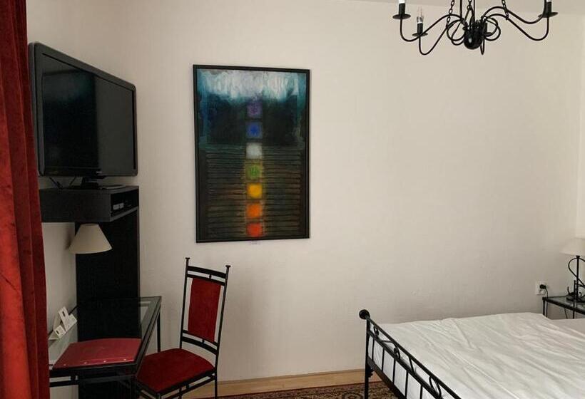 اتاق لوکس با چشم‌انداز باغ, Antik Hotel Sofia