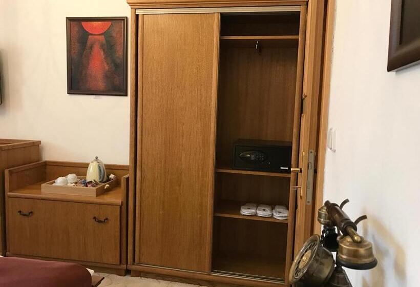 سوییت لوکس, Antik Hotel Sofia