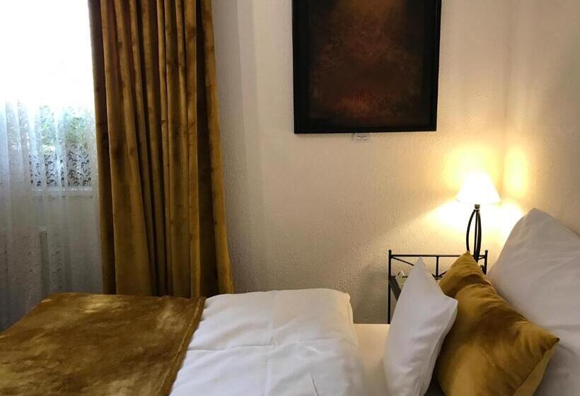 اتاق لوکس با چشم‌انداز باغ, Antik Hotel Sofia